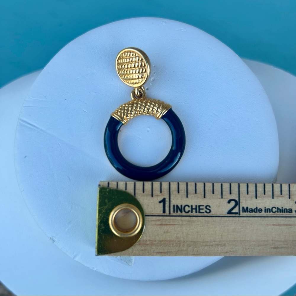Vintage Anne Klein ©AK Gold Tone Navy Blue Enamel Door Knocker Earrings - Picture 6 of 6